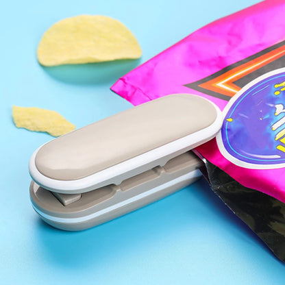 Portable Handheld Heat Sealing Machine – Food & Snack Preservation Tool